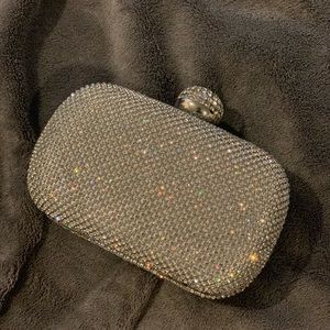 Fawziya Clutch - Silver